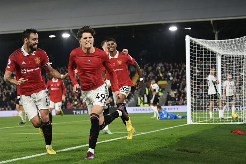 Garnacho giải cứu MU phút bù giờ cuối cùng