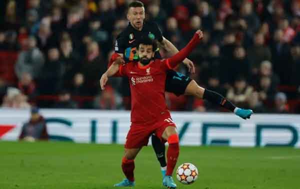 Liverpool vào tứ kết Champions League dù thua sân nhà