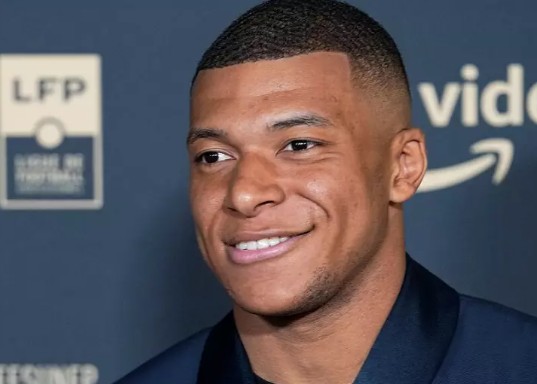 Mbappe: Tôi sẽ công bố tương lai trong vài ngày tới