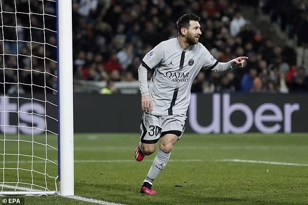 Messi chơi ấn tượng và trực tiếp ghi bàn trong chiến thắng 3-1 của PSG