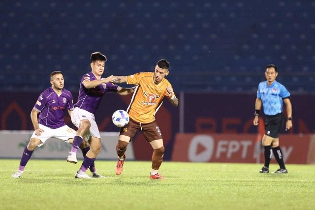 Nguyễn Tiến Linh khiến đội Hoàng Anh Gia Lai thảm bại