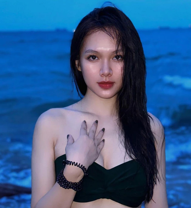 Vẻ đẹp gây thương nhớ của bạn gái tiền đạo Nhâm Mạnh Dũng