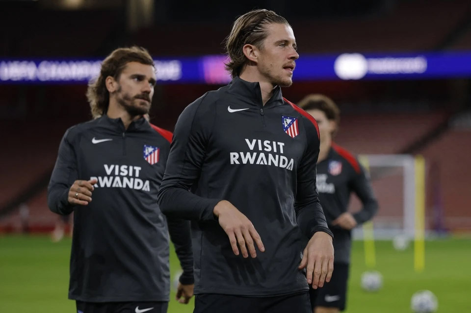 Arsenal khiến Atletico nổi giận
