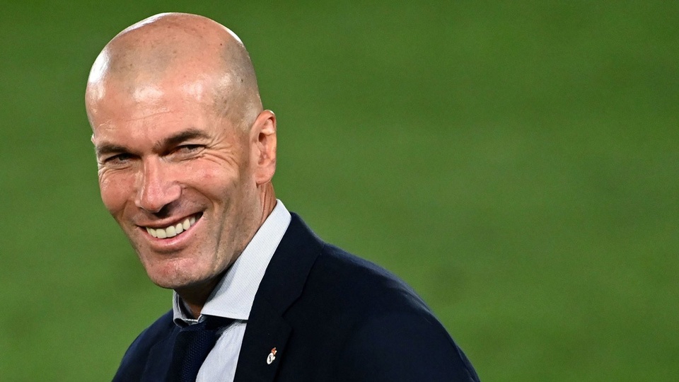Zidane tái xuất sân cỏ