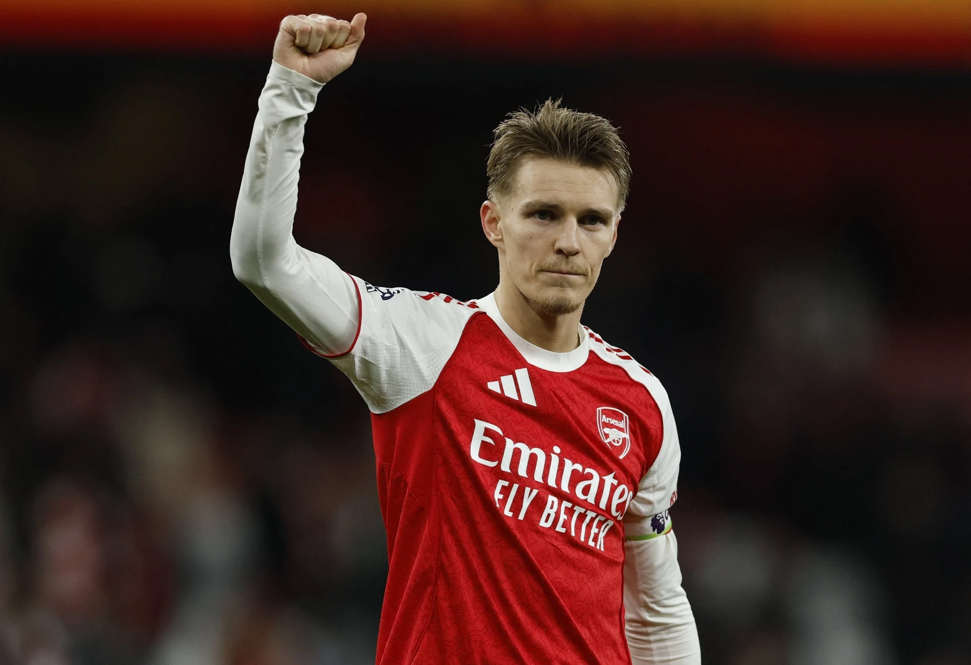 Arsenal xây chắc ngôi đầu Premier League