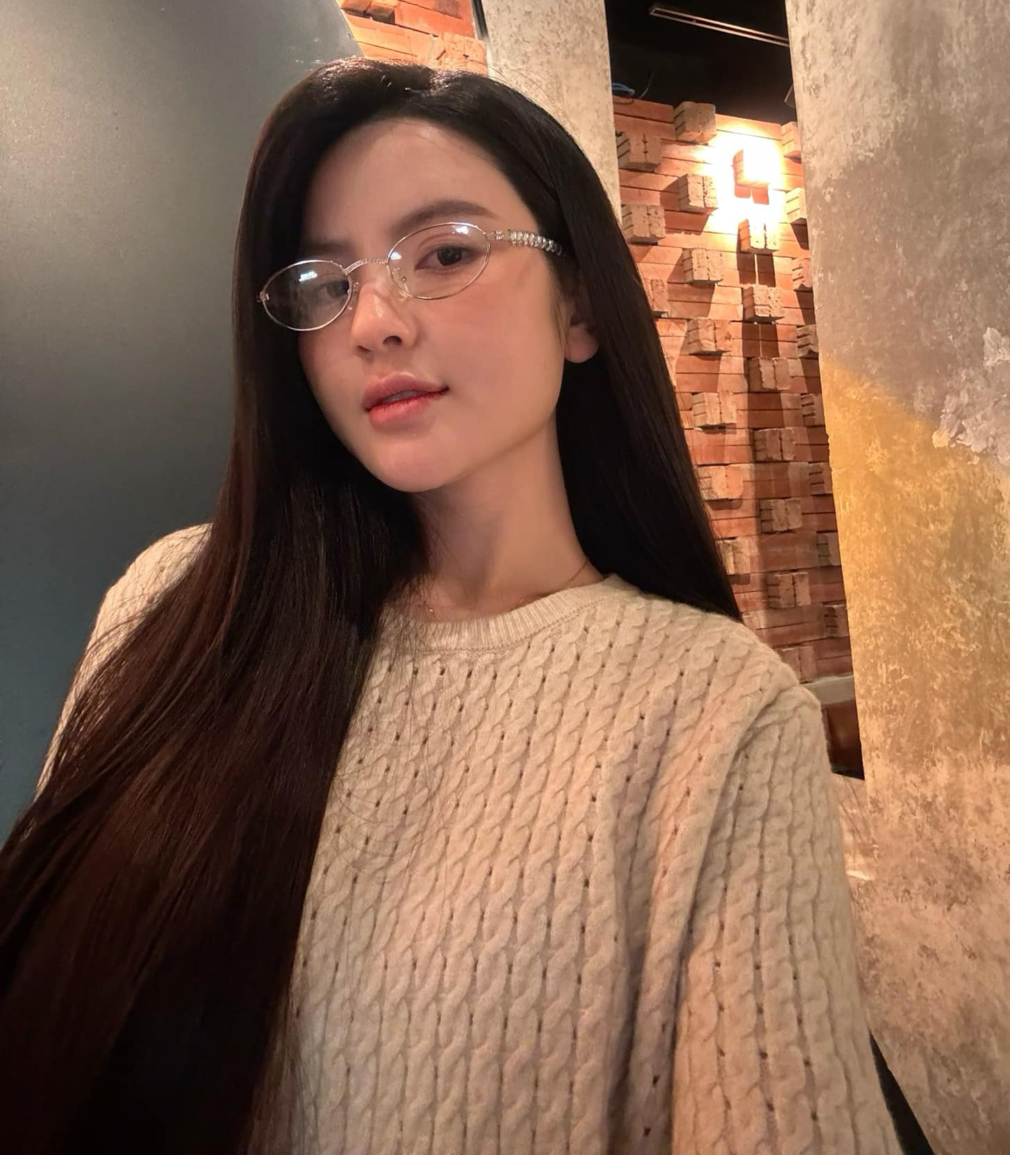 Bà xã Quang Hải lấy lại phong độ nhan sắc cực nhanh sau sinh quý tử