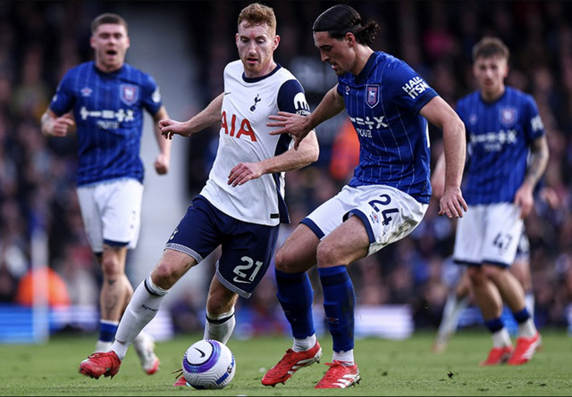 Arsenal gục ngã trận derby, Tottenham thăng hoa với Son Heung-min