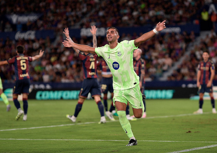 Barcelona ngược dòng ngoạn mục, thắng nghẹt thở Levante trận cầu 5 bàn