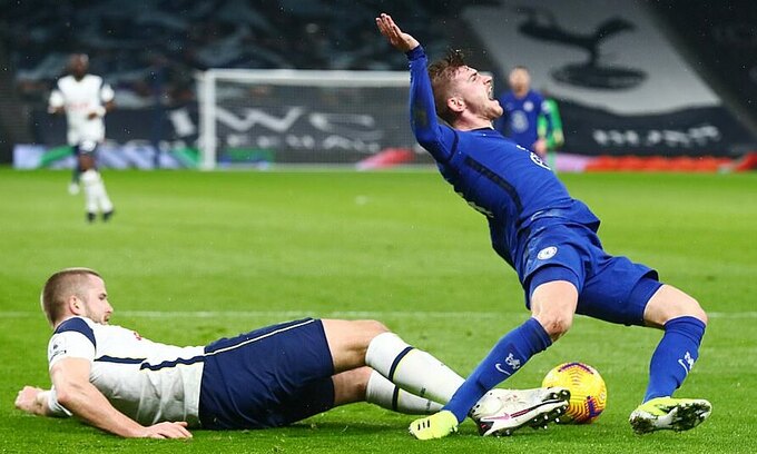 Chelsea gieo thêm sầu cho Tottenham