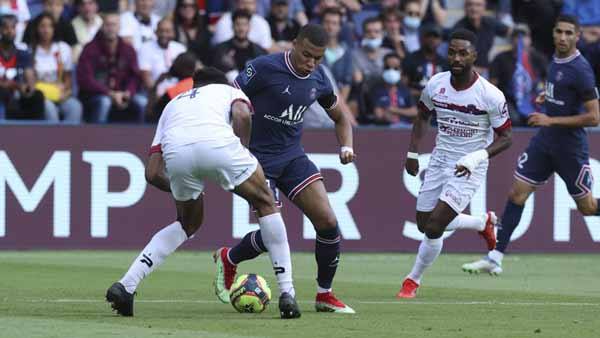 Mbappe giúp PSG độc chiếm ngôi đầu Ligue 1